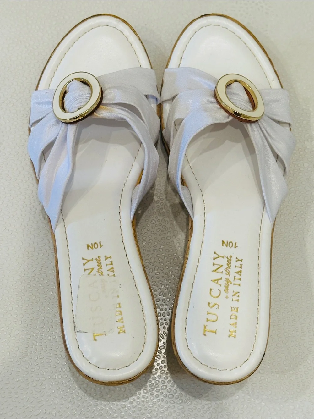 ❇️Tuscany white leather wedge sandals with gold buckle detail